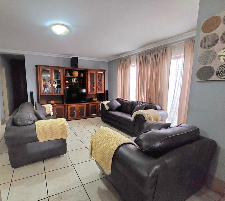 6 Bedroom Property for Sale in Brits North West